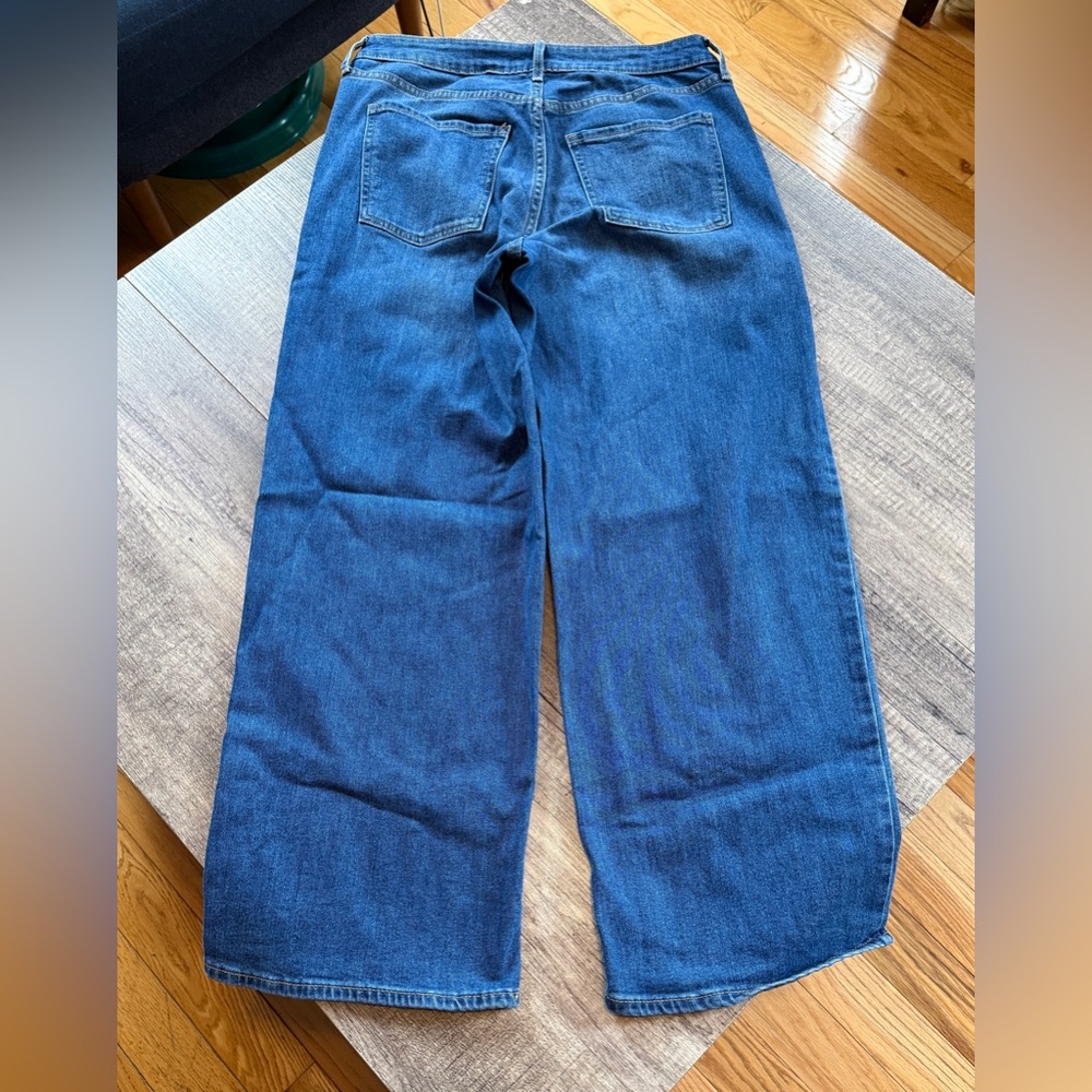 Old Navy high rise wide leg jeans. Size 10P, 28" inseam. EUC, like new. - Picture 2 of 7